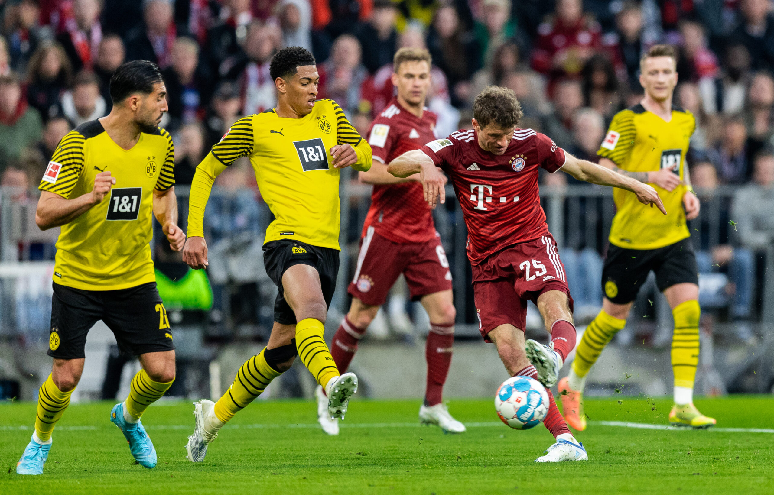 Dortmund đang có phong độ cao hơn Bayern